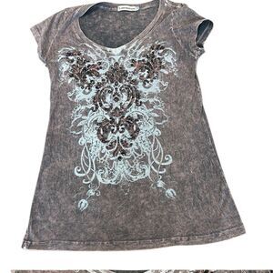 Liberation szS distressed tie dye embellished SS T difficult color to photo GUC